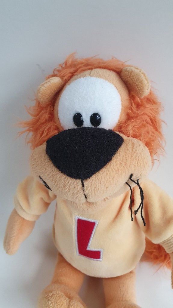 Loeki de Leeuw knuffel, gele trui, geen broek, 34 cm. S35, Tweedehands verkoop, Tweedehands verkoop, Gebruikt, Overige typen