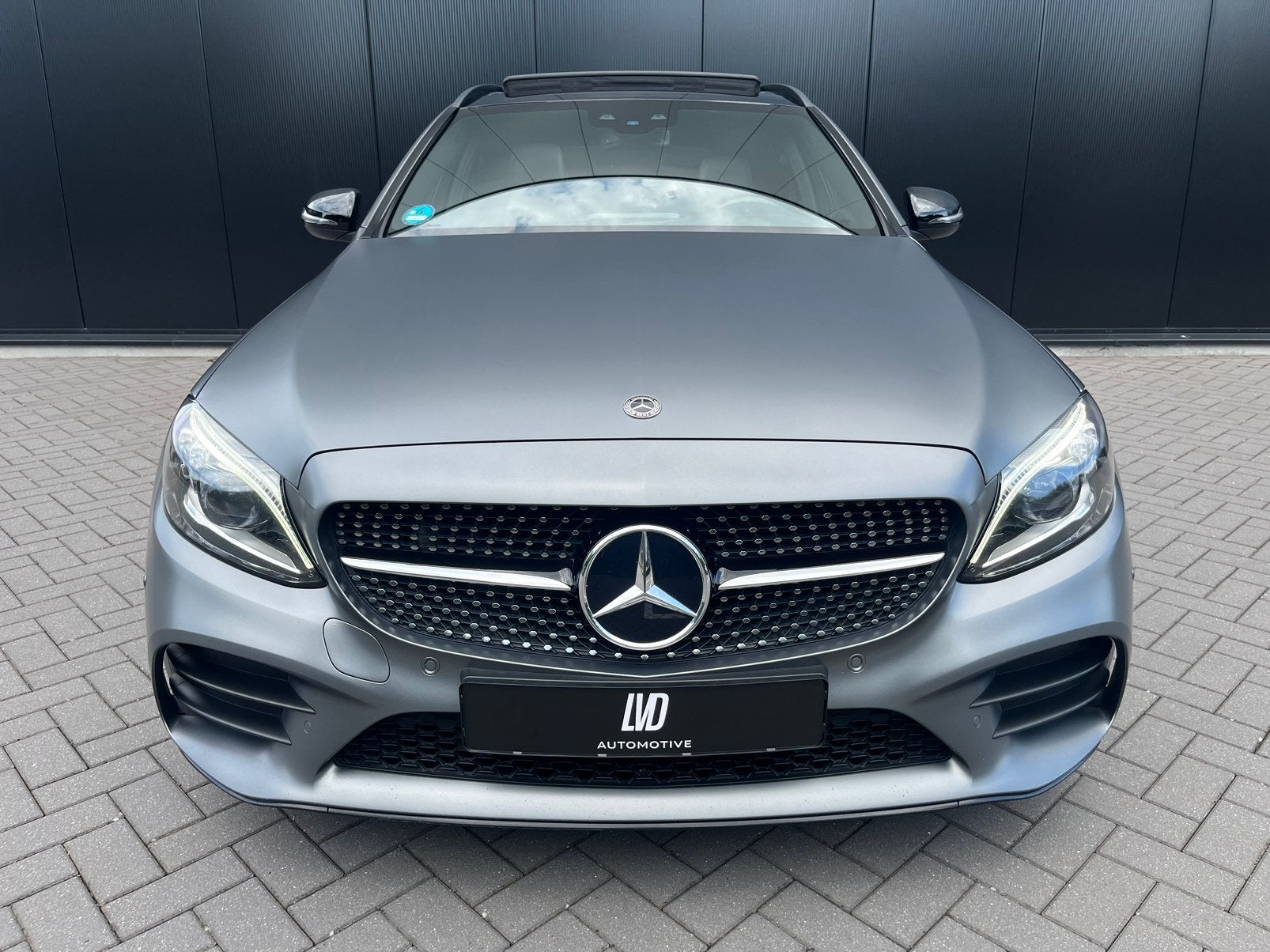 Foto 5 van Mercedes-Benz C-Klasse Estate 200 AMG MAGNO PANO VIRTUAL BUR