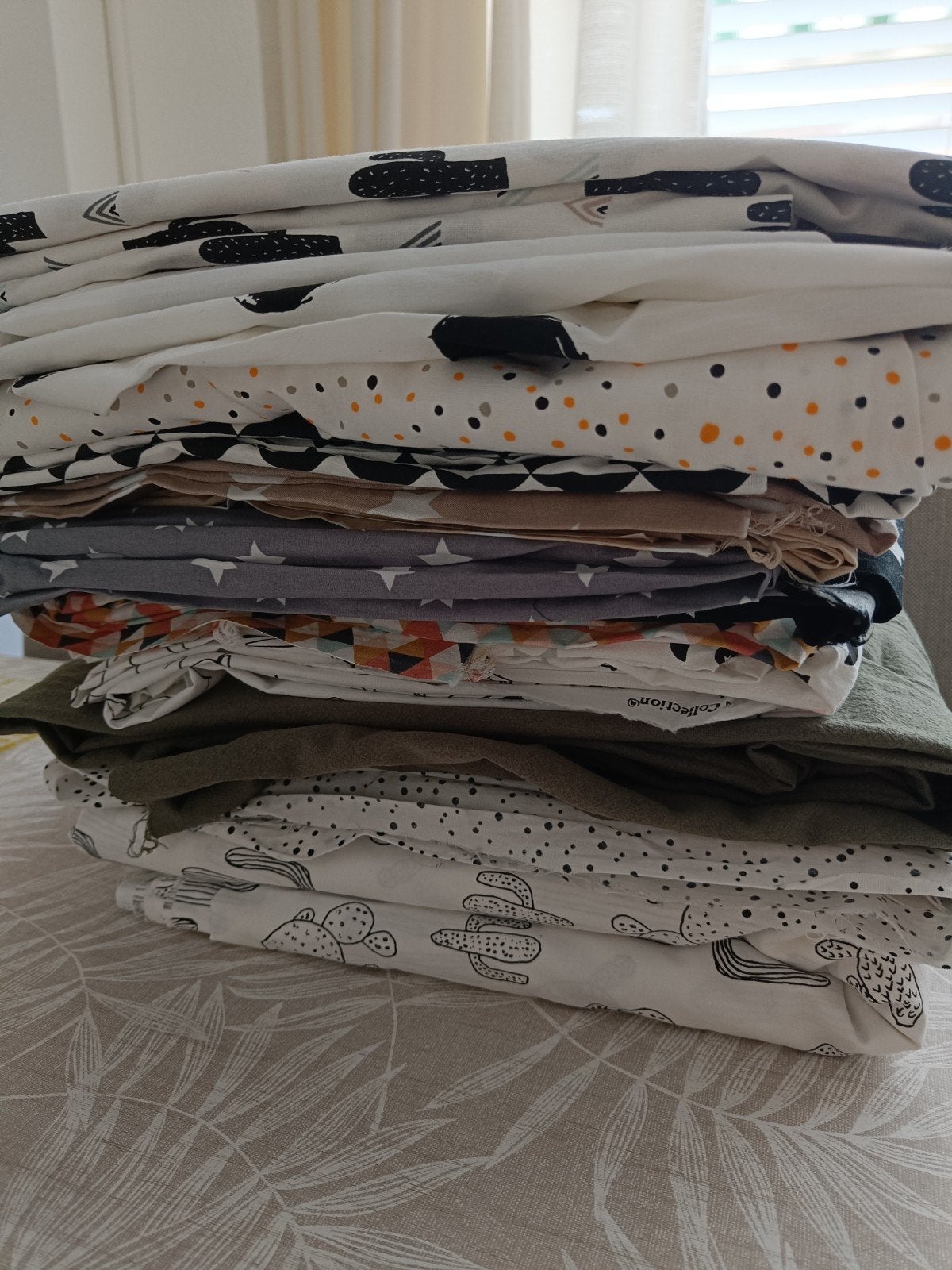 Groot stoffenpakket: Katoen met diverse prints en kleuren, 120 cm of meer, Ophalen of Verzenden, Katoen, Nieuw