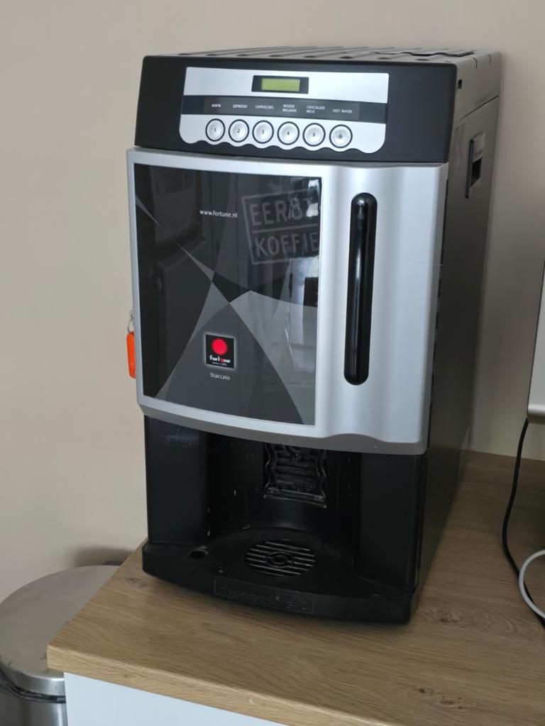 Fortune Staccato Koffiemachine - Perfect voor Kantoor, Witgoed en Apparatuur, Koffiezetapparaten, Gebruikt, Koffiebonen, 10 kopjes of meer