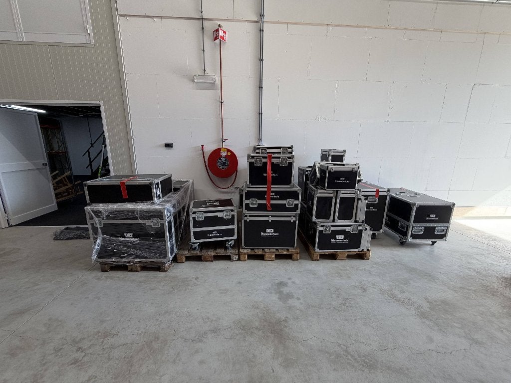 Grote partij flightcases van Nieuwenhuis, Ophalen, Gebruikt