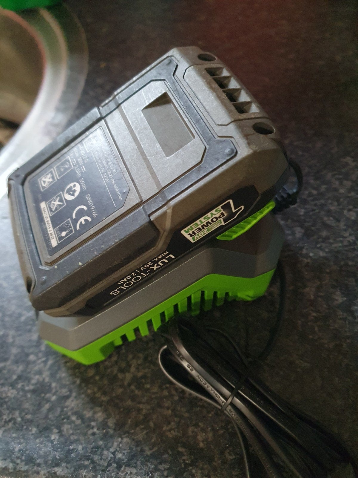 Lux-Tools 20V/2.0Ah Accu's en Oplader Set, Ophalen of Verzenden, Gebruikt, Overige merken, Overige typen