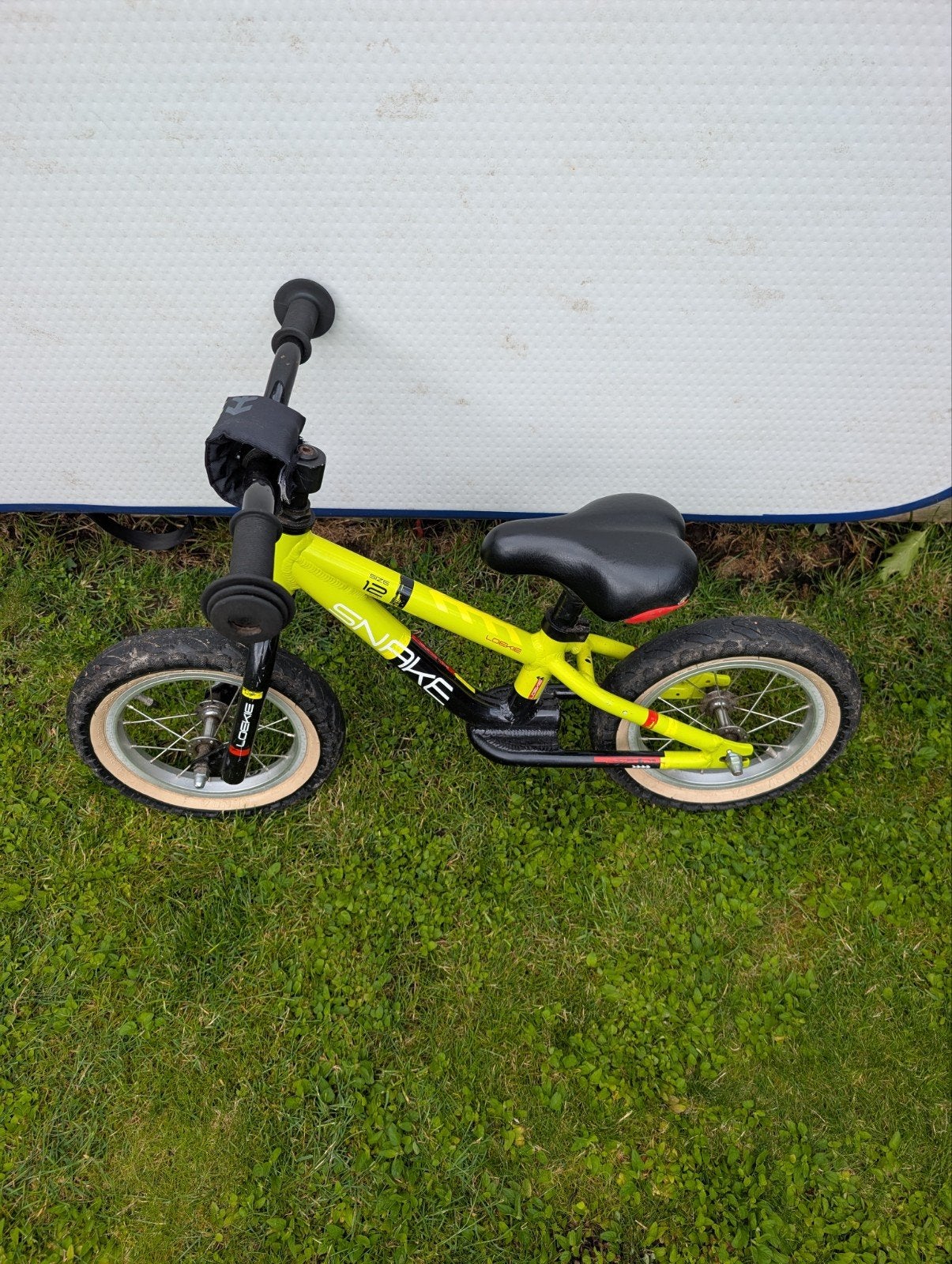 Loekie Snake Kinderloopfiets 12 inch - Neon Geel, Fietsen en Brommers, Fietsen | Kinderfietsjes, Ophalen