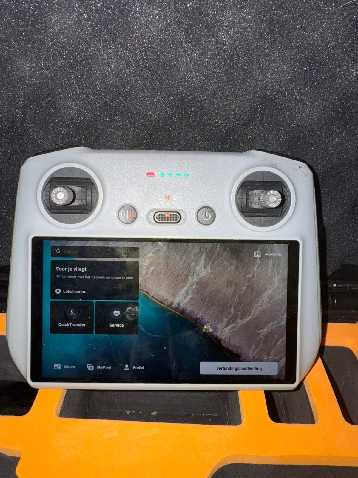 Dji RC RM330 controller + ingebouwde scherm, Ophalen of Verzenden, Zo goed als nieuw, DJI