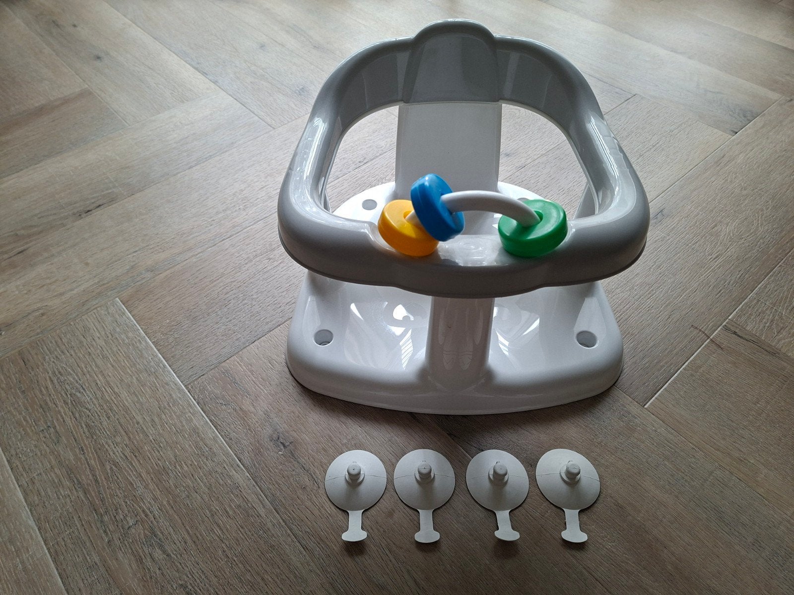 Baby badzitje met zuignappen en speelgoed, Gebruikt, Badzitje of Badring, Standaard, Ophalen