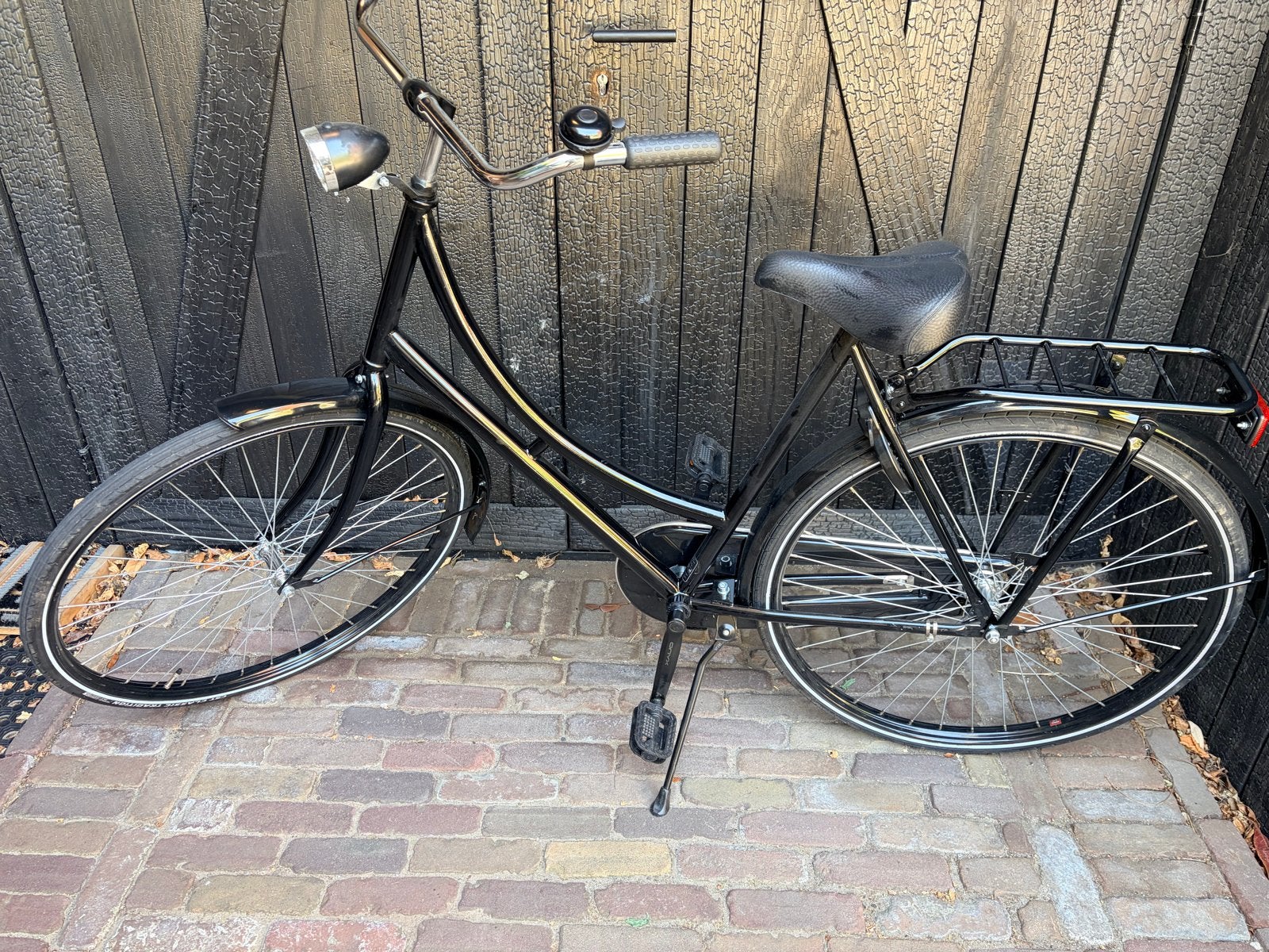 Zwarte Damesfiets met Bagagedrager - Gebruikt, Fietsen en Brommers, Fietsen | Dames | Damesfietsen, Velgrem, Ophalen, Overige merken
