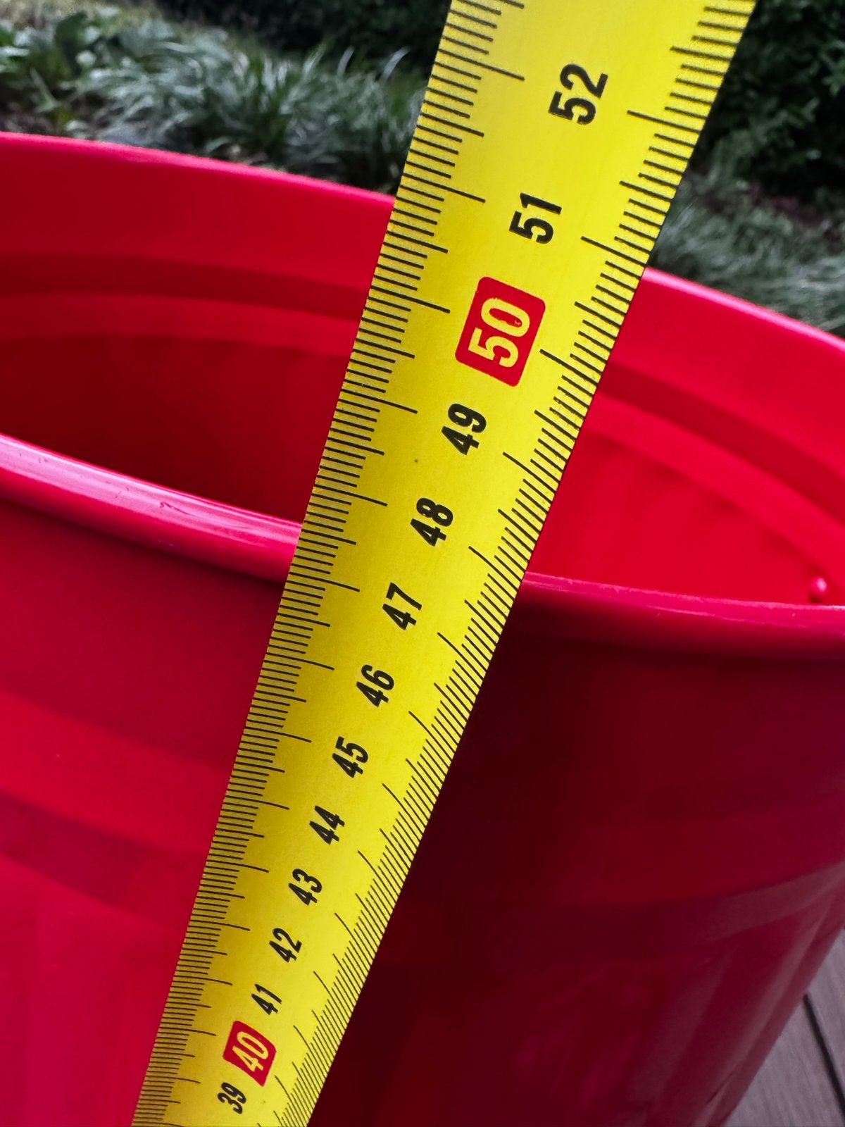 Foto 6 van Rode metalen afvalemmer met deksel - 30 liter