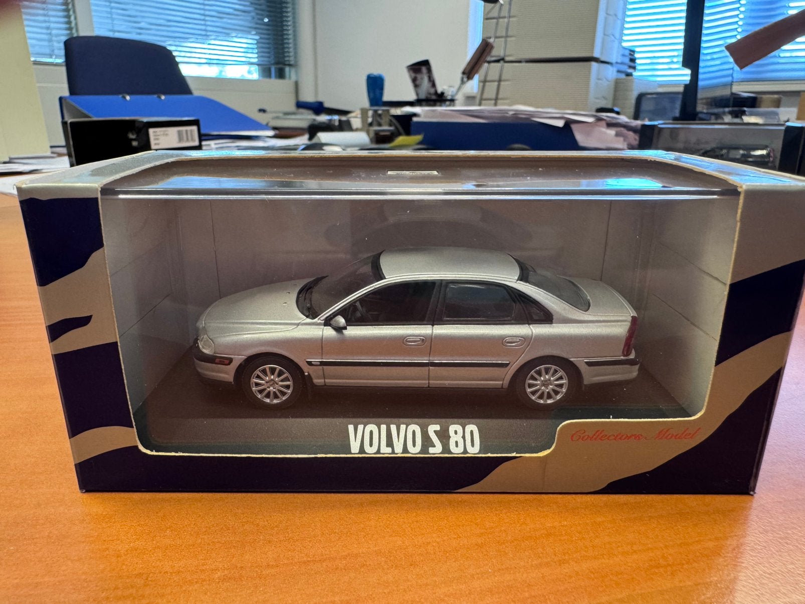 Minichamps Volvo S80 1998  silver grey metallic 1:43, Ophalen of Verzenden, Zo goed als nieuw, Auto, Overige merken