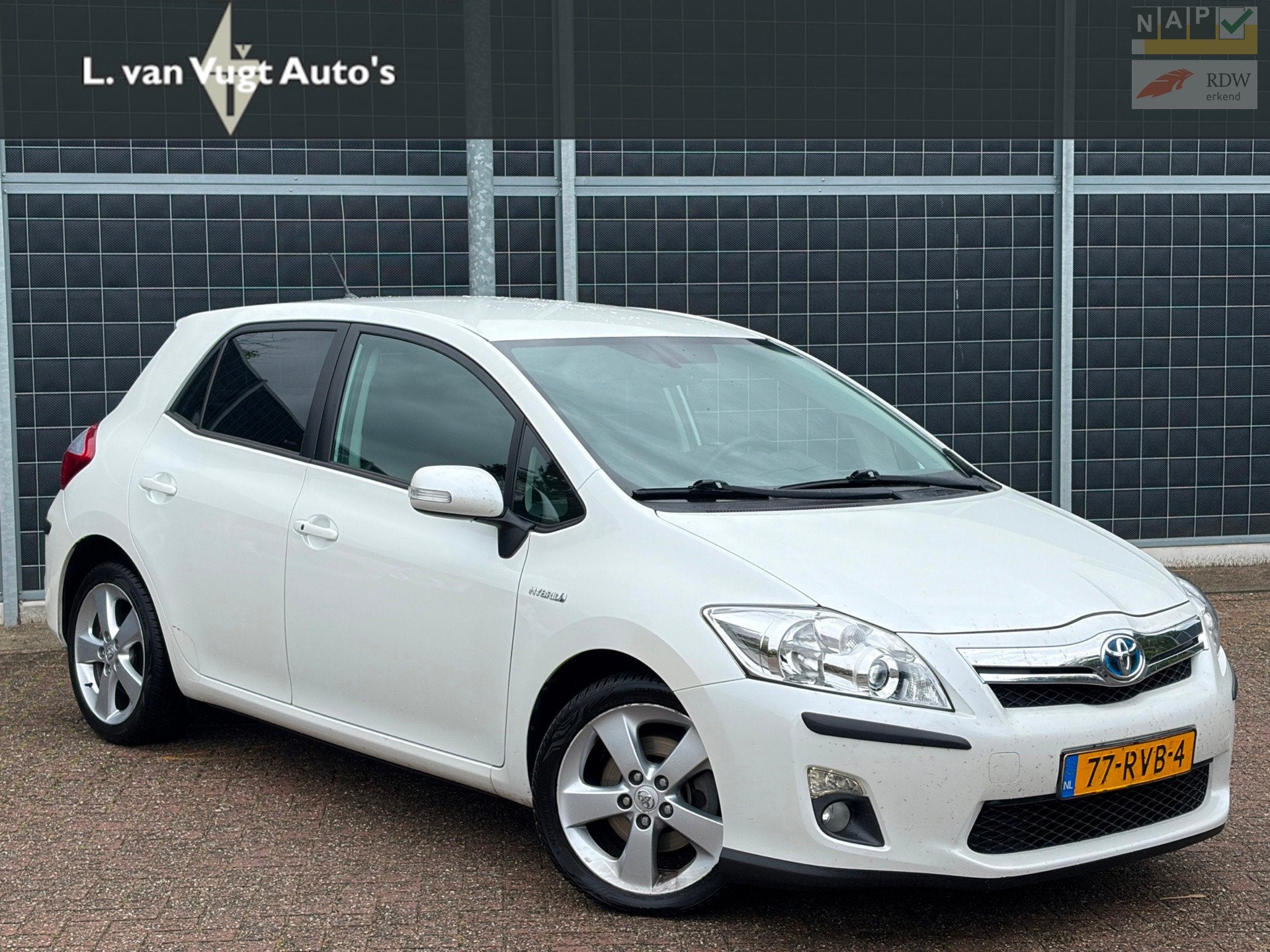 Toyota Auris 1.8 Full Hybrid Executive | nwe APK, Euro 5, Gebruikt, 4 cilinders, Wit