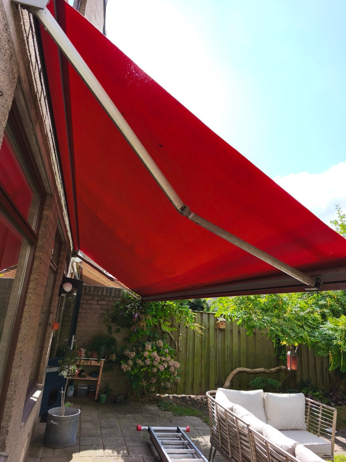 Zonnescherm 6 meter breed, rood doek, Ophalen, Gebruikt, 450 cm of meer, 150 tot 300 cm