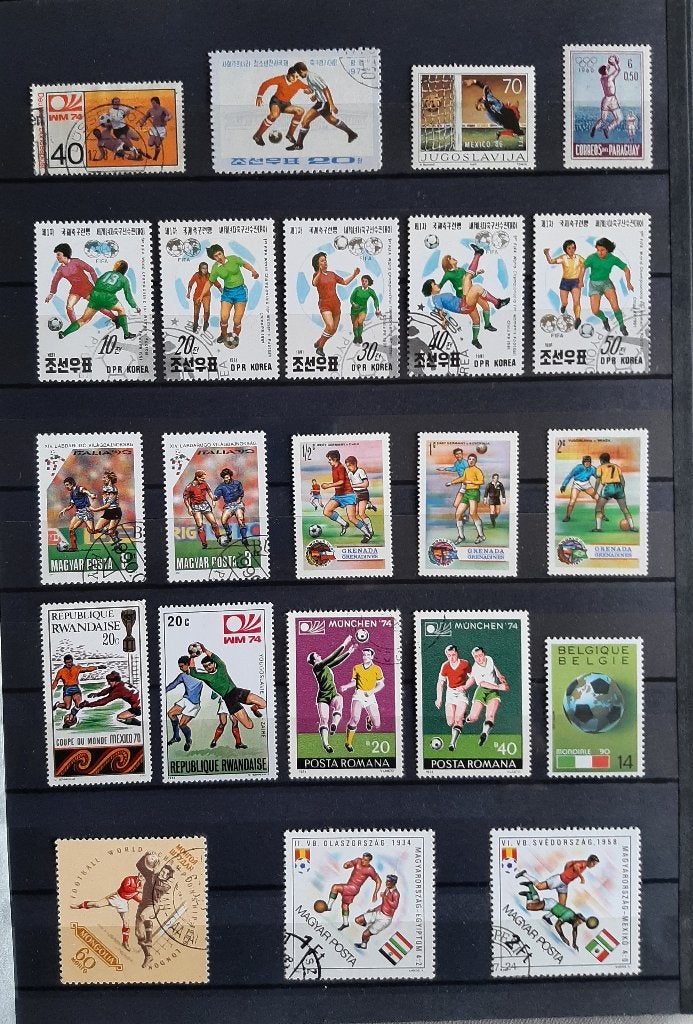 3 Kaarten Mooiste Postzegels Voetbal No. 3 Gestempeld, Ophalen, Gestempeld, Sport