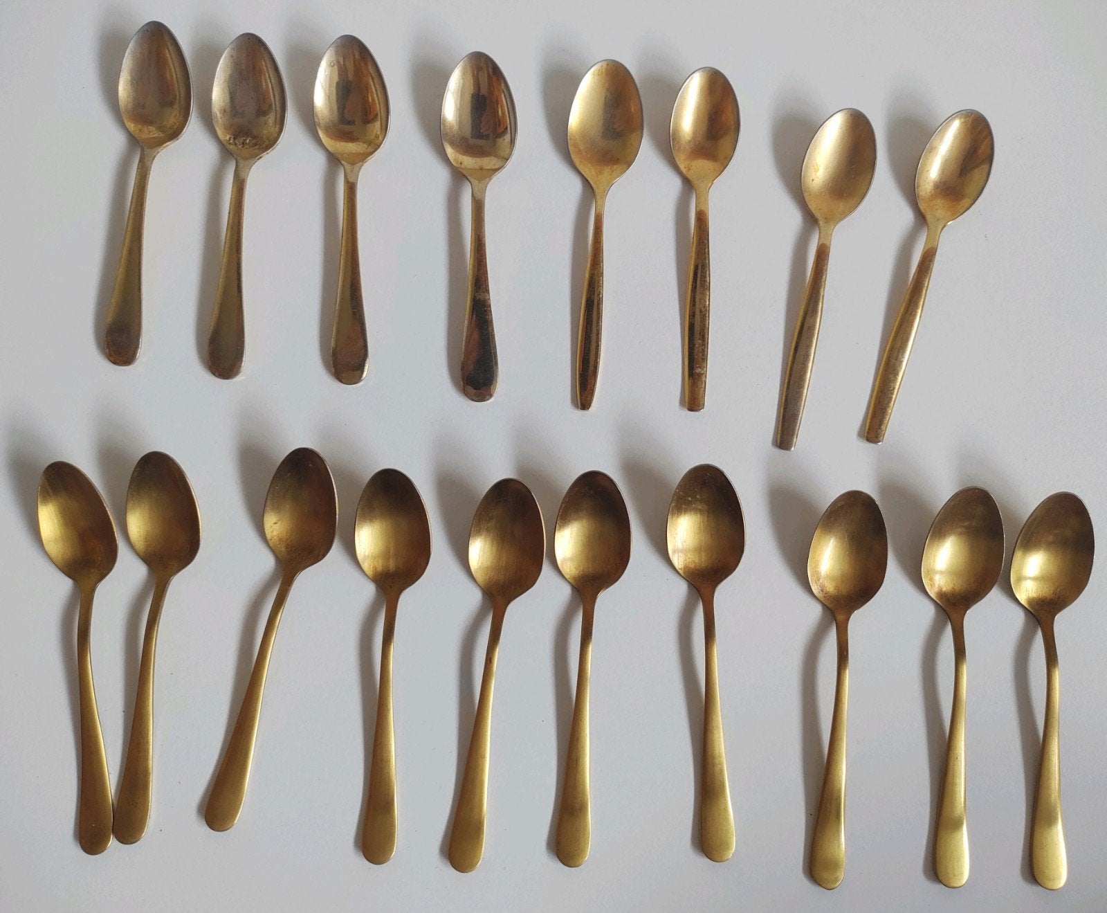 Goud kleurige lepeltjes 20 x, Overige materialen, Gebruikt, Los bestek, Ophalen of Verzenden