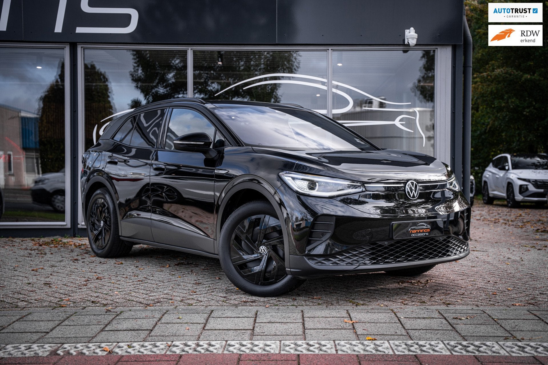 Volkswagen ID.4 Pro 77 kWh|Elek Trekh|IQ-Light|Pano|Warmtepo, Auto's, Automaat, Dealer onderhouden, Gebruikt, Zwart