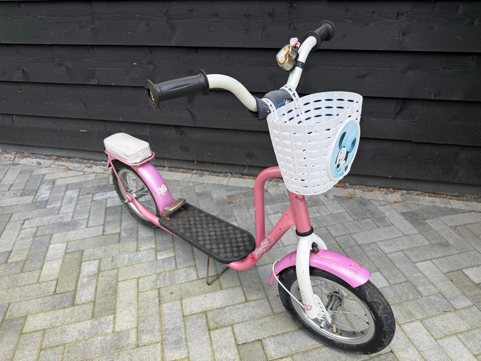 Roze Loekie Prinses step met mandje en bel - Gebruikt, Fietsen en Brommers, Ophalen, Gebruikt, Gewone step