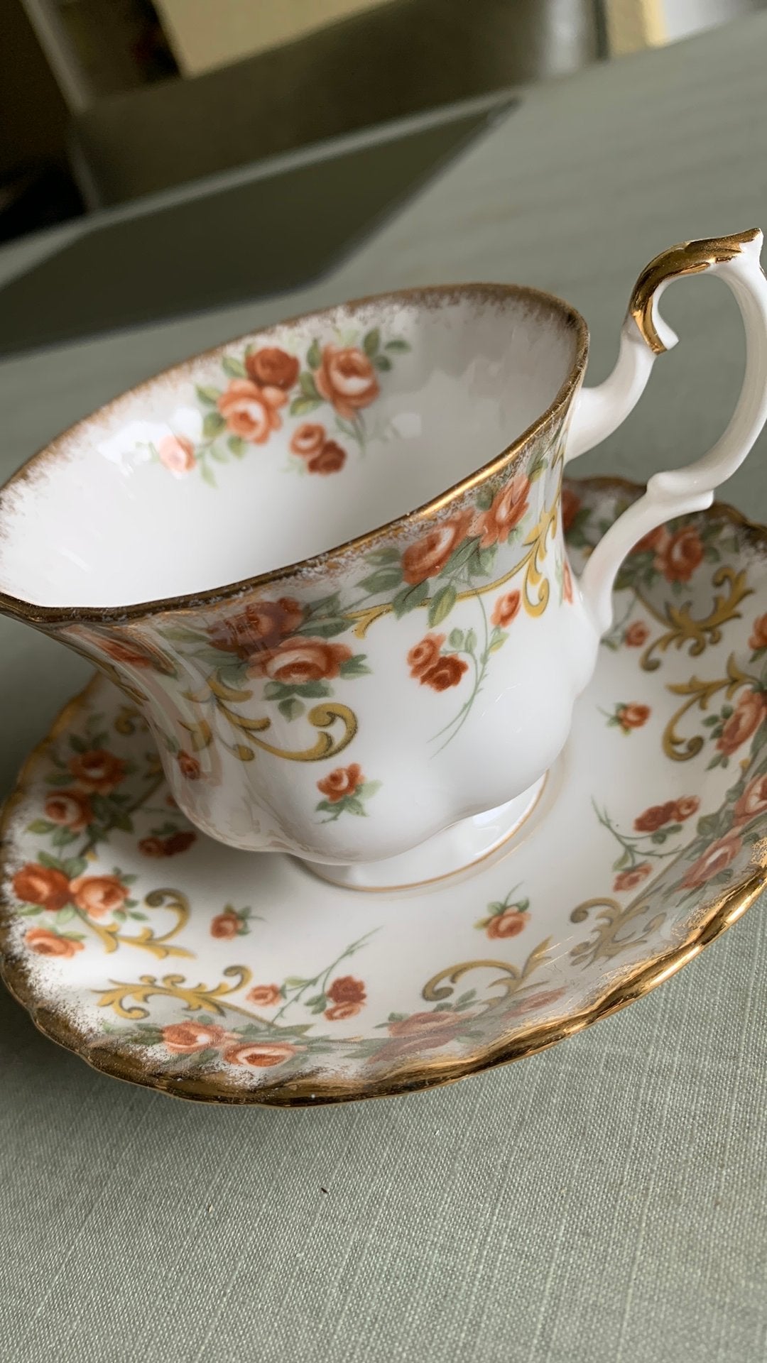 Royal Albert Engelse kop/schotel Belinda, Ophalen of Verzenden, Zo goed als nieuw, Porselein, Kop en/of schotel