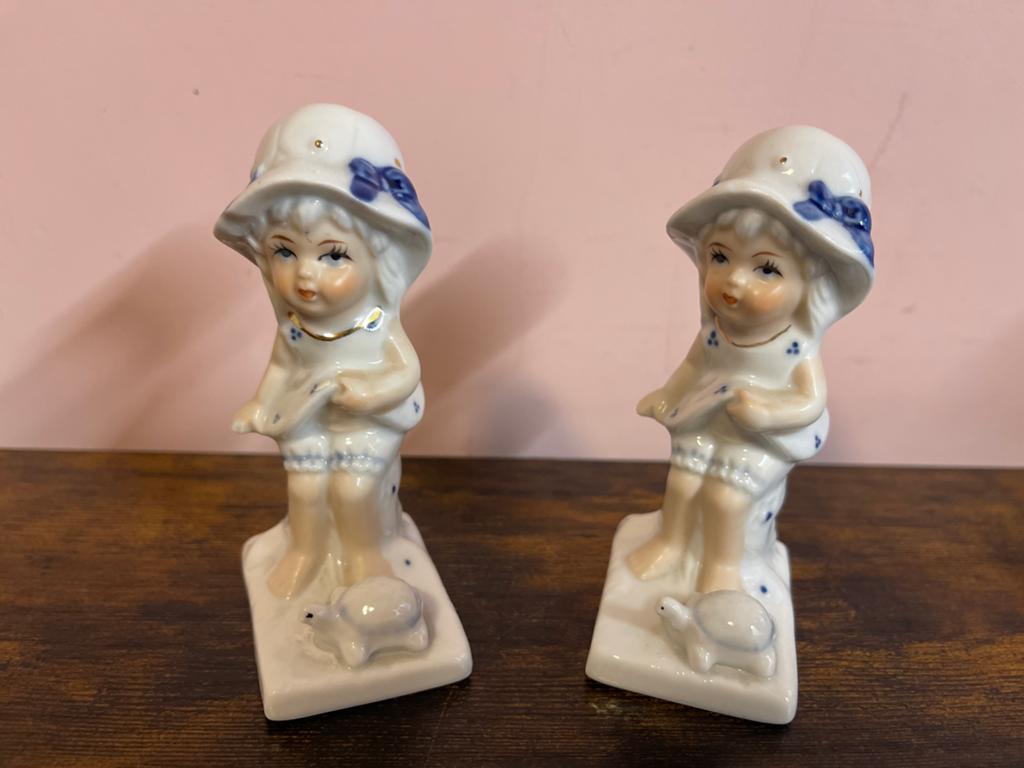 Vintage Porseleinen Beeldjes: Meisjes met Schildpadden, Ophalen of Verzenden