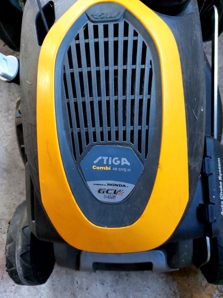 Stiga motor grasmaaier benzine, Ophalen, Zo goed als nieuw