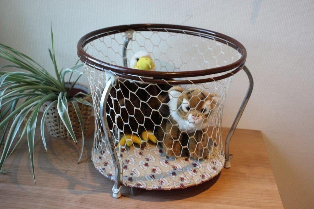 Vintage poppen box, Kinderen en Baby's, Speelgoed | Poppen, Ophalen of Verzenden, Gebruikt, Babypop