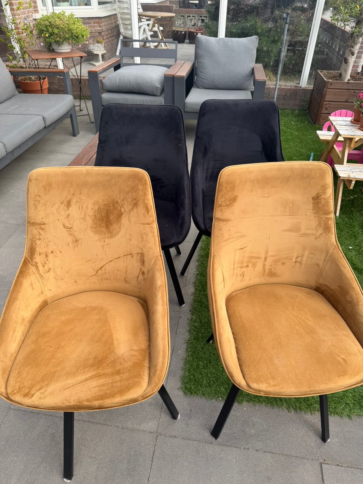 4 By-Boo eetkamerstoelen velvet zwart en okergeel, Ophalen, Gebruikt, Overige kleuren, Vier