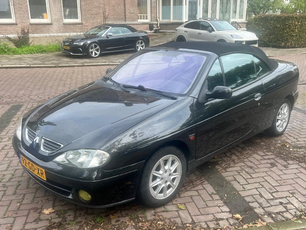 Renault Mégane 1.4 16V Cabriolet 2000 Zwart, 15 km/l, 1250 kg, Cabriolet, 4 stoelen