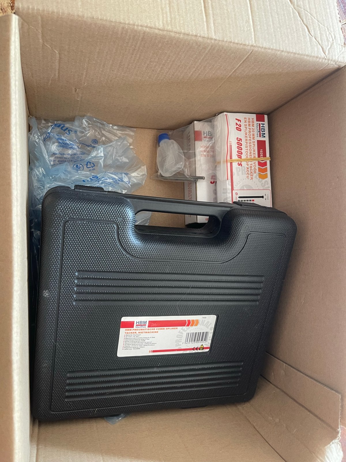 HBM 7400 Pneumatische Nietmachine met 2 Doosjes Nietjes, Ophalen of Verzenden, Nieuw, Tacker/nietmachine, Overige merken