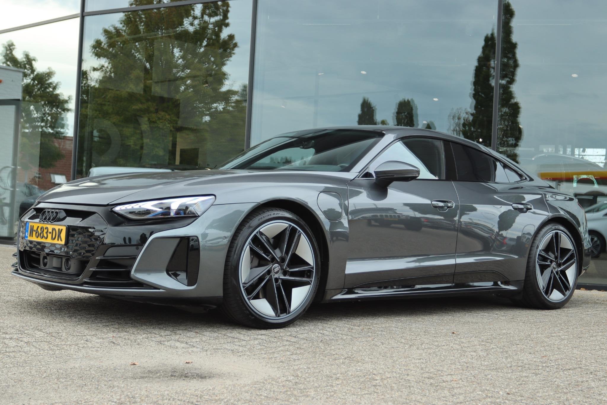 AUDI E-TRON GT GT 93 KWH 477PK | PANO | ORIG NL | ACC | B&O, Auto's, Automaat, Zwart, Verwarmde buitenspiegels, 93 kWh