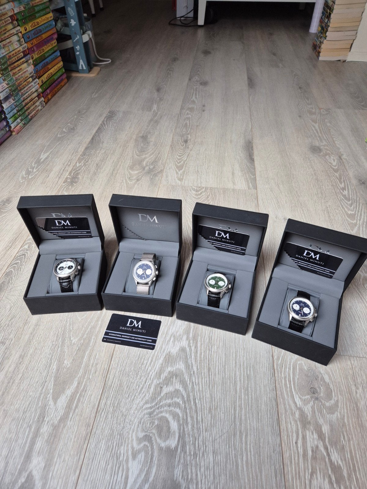 4x Daniel Minuti Prestige horloges in doos met certificaat, Ophalen of Verzenden, Zo goed als nieuw, Overige merken