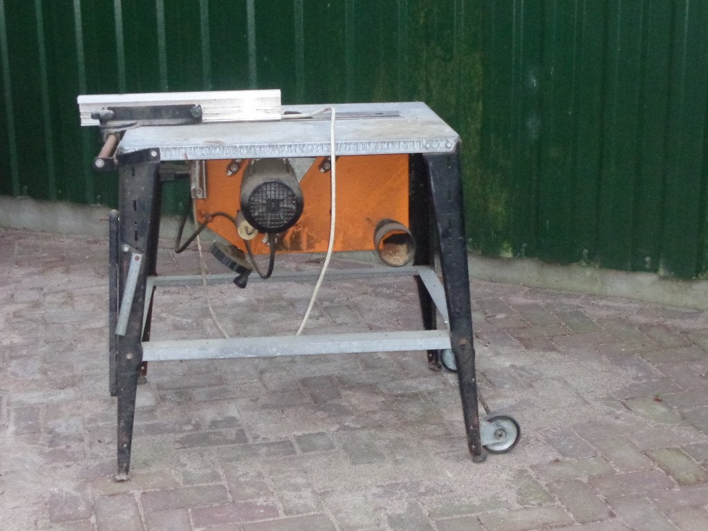 zaagtafel, Gebruikt, Cirkelzaag, 70 mm of meer, 1200 watt of meer