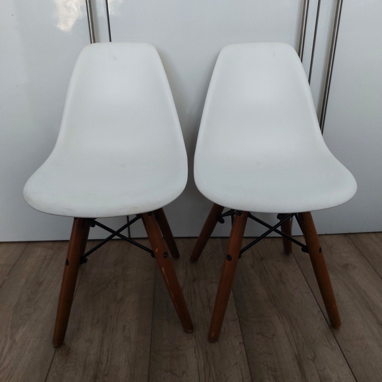 kinderstoeltjes 2 stuks wit met houten poor, Kinderen en Baby's, Ophalen, Zo goed als nieuw, Overige typen