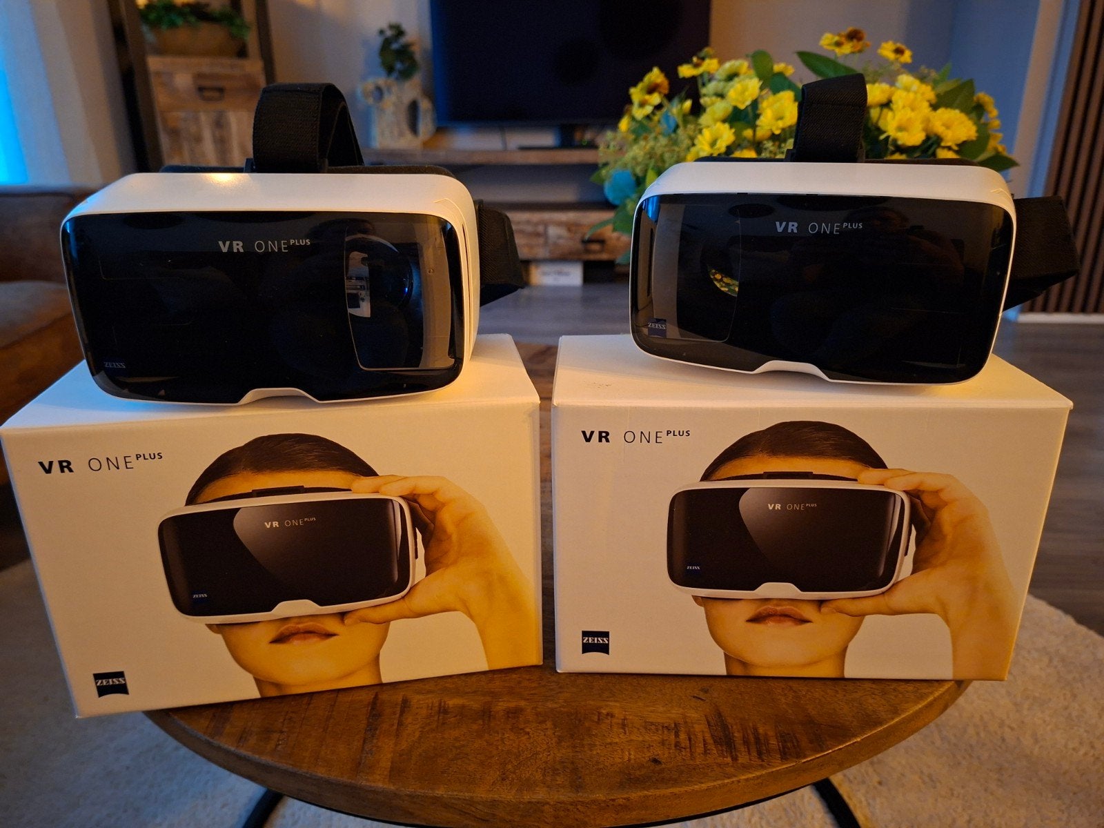 2x VR One Plus Zeiss brillen (ook los te koop), Ophalen of Verzenden, Gebruikt, VR-bril, Telefoon