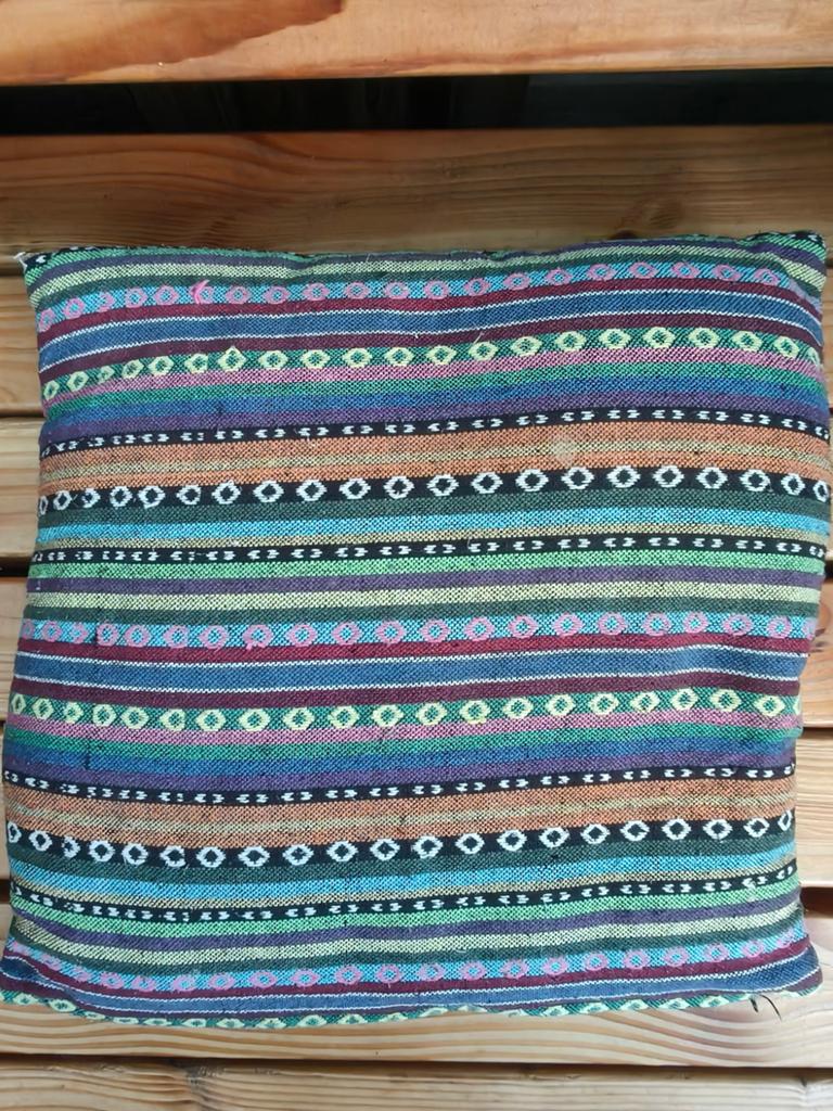 Mooi sierkussen met kleurrijk patroon - 42x42 cm, Ophalen of Verzenden, Gebruikt, Overige kleuren, Vierkant