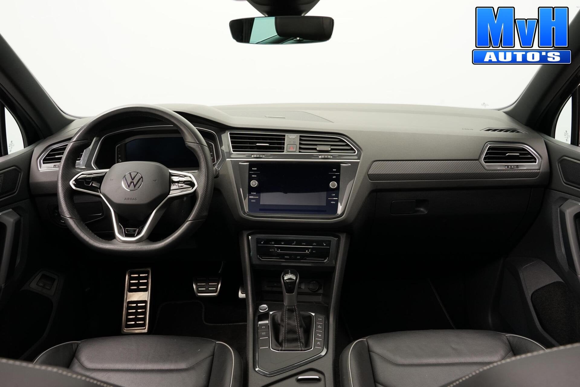 Volkswagen Tiguan 1.4 TSI PHEV R-Line|PANO|STOEL/STUUR.VERW|, Zwart, 4 cilinders, Met garantie (alle), Zwart