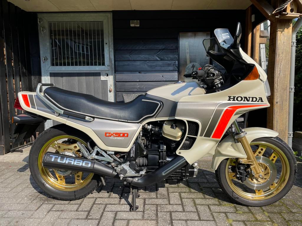 Honda CX500 Turbo, 1983, 41.750 km, Cardan-aandrijving, 2 cilinders, Motorrijbewijs A, Gebruikt