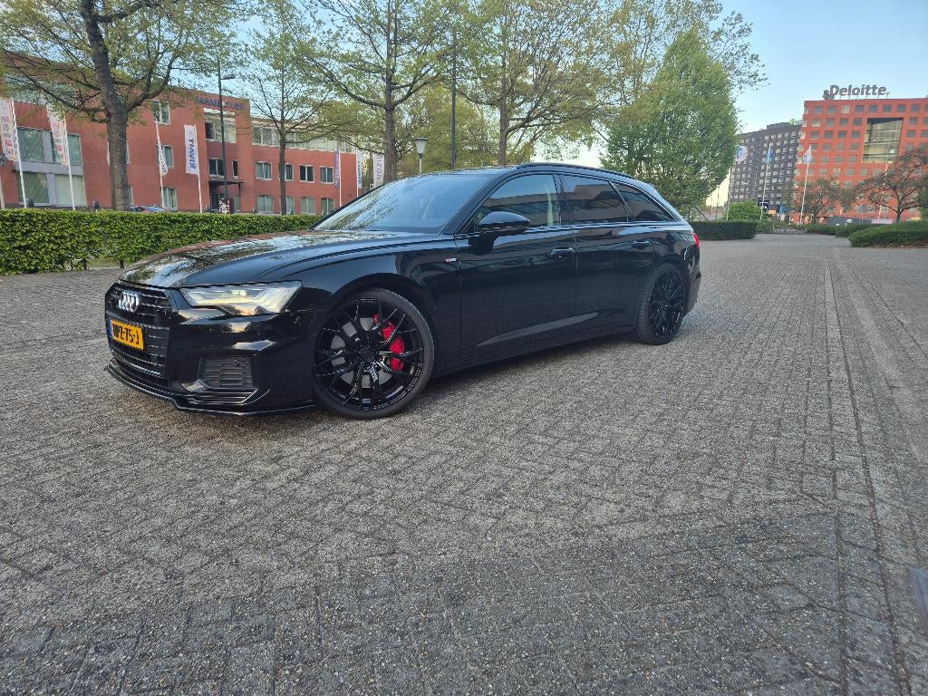 Audi A6 55 Tfsi e Quattro 367pk S Tronic 2021 Zwart Maxton, Auto's, Audi, Automaat, 4 cilinders, Zwart, Plug-in hybride