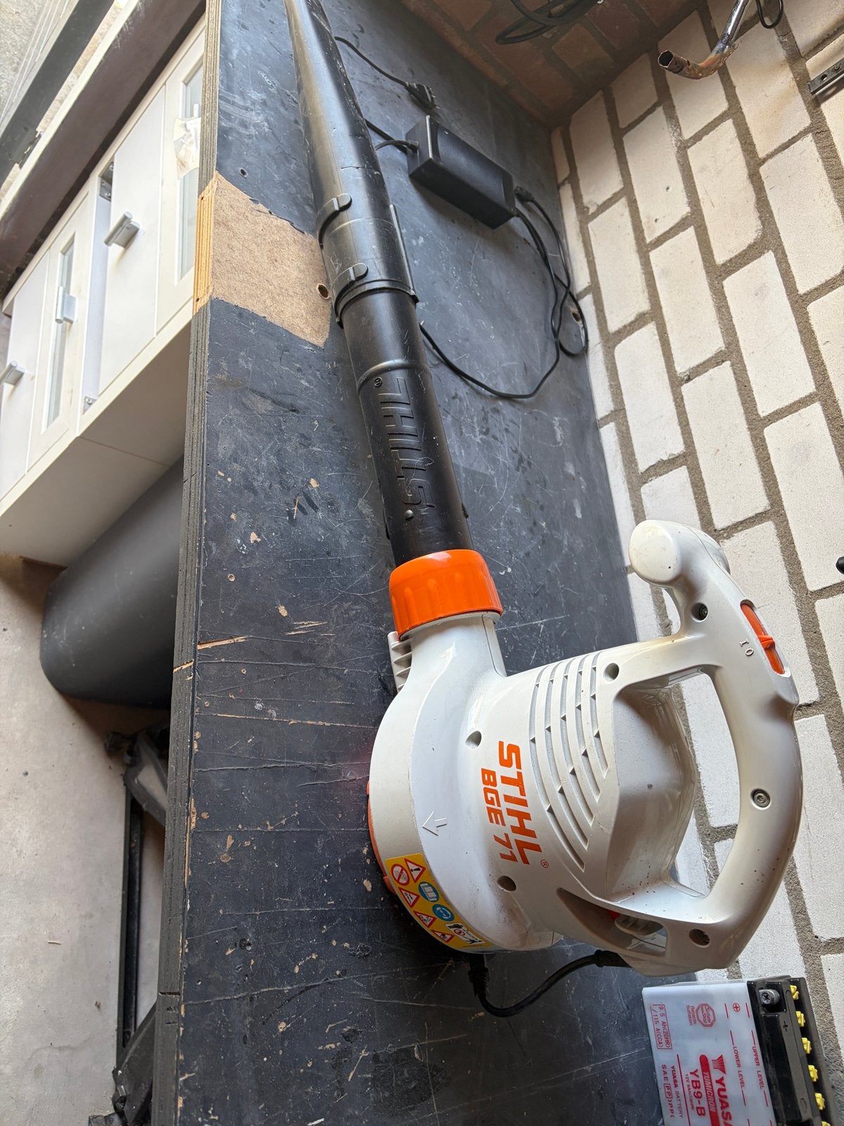 Stihl BGE 71 Elektrische Bladblazer - Zo goed als nieuw, Ophalen of Verzenden, Zo goed als nieuw, Elektrisch, Handgedragen