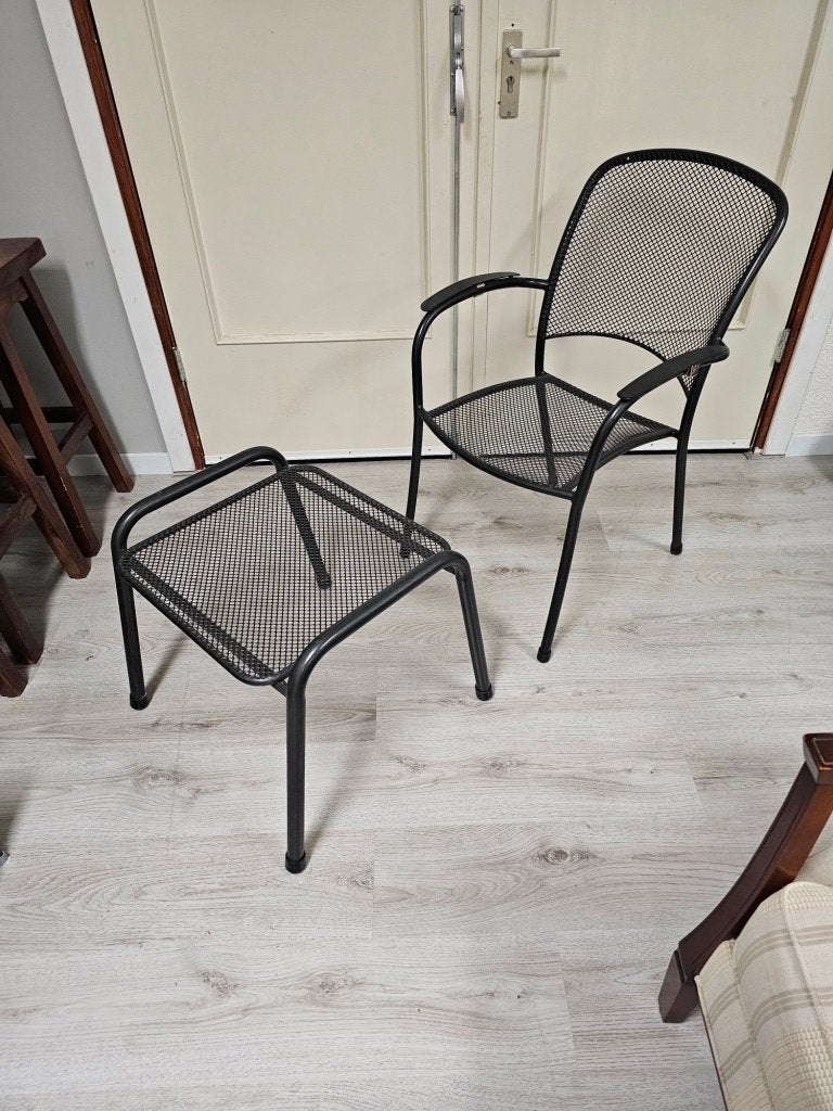 Tuinstoel met voetenbank voor €15,-, Ophalen, Kunststof, Gebruikt, Nvt