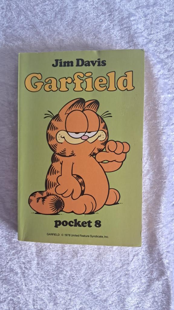 zgan. Garfield pocket nr 8, Jim Davis oranje kat, Odie strip, Eén stripboek, Ophalen of Verzenden, Zo goed als nieuw, Jim Davis