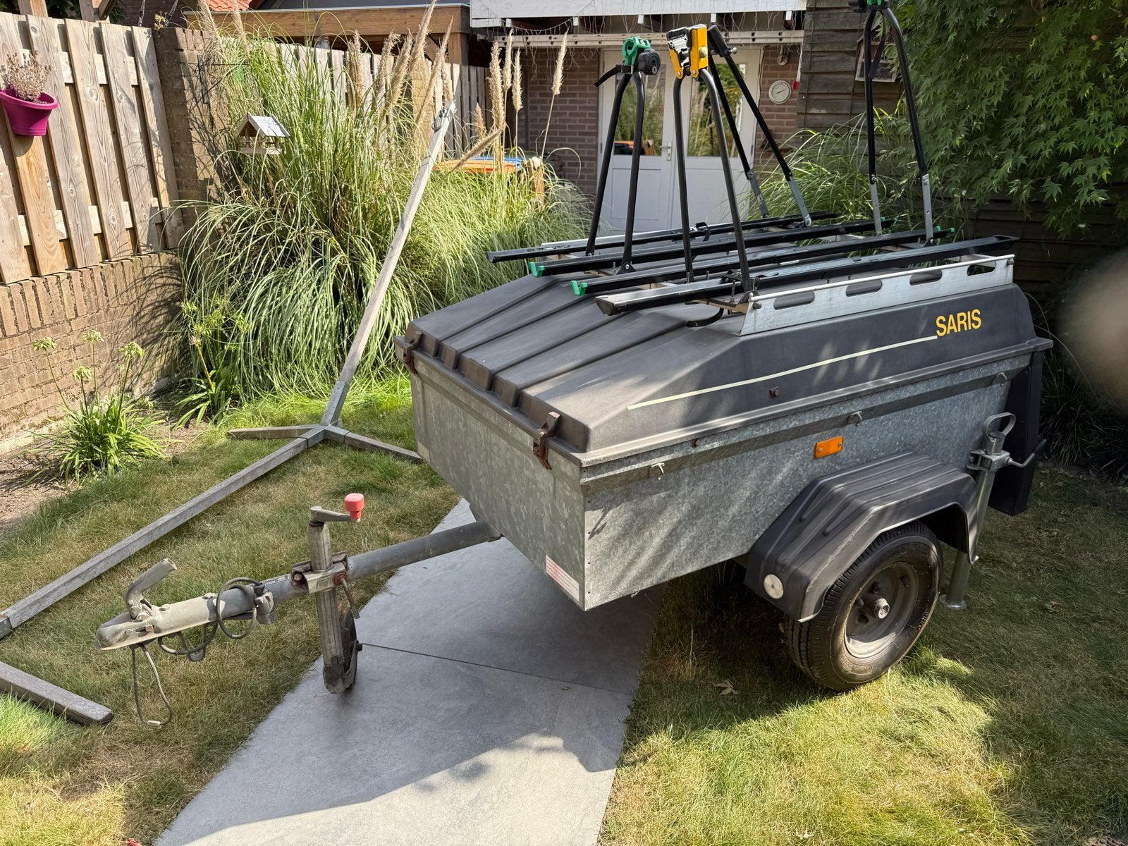 Saris bagagewagen met 4 fietsendragers en nieuwe onderdelen, Ophalen, Gebruikt
