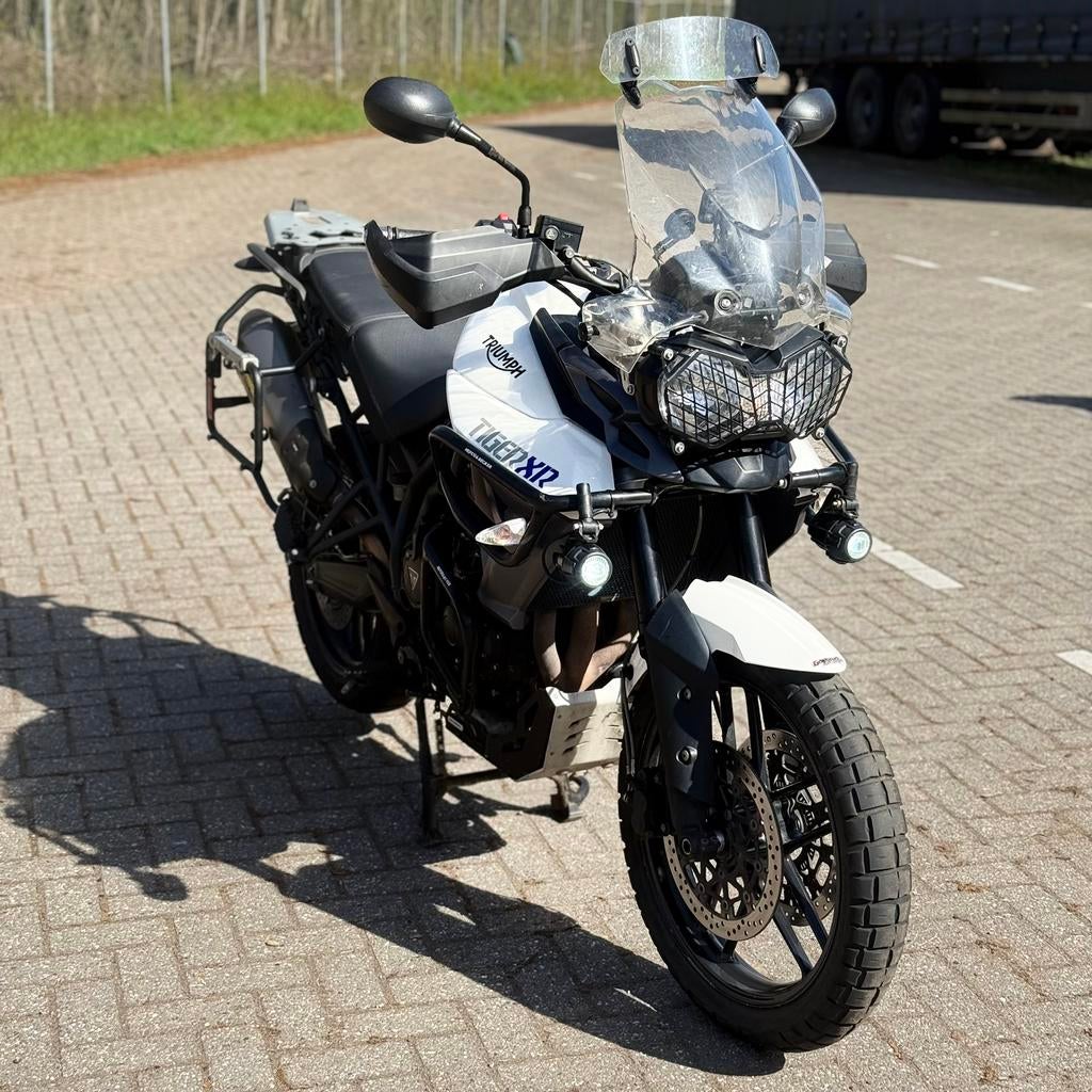 Triumph Tiger 800 XR – Hyperpro – Akrapovič – Zeer compleet, Occasion, Motorrijbewijs A, 3 cilinders, Particulier