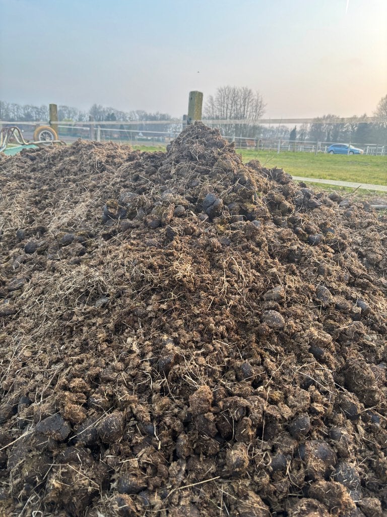 Mest voor in (moes)tuin, Ophalen, Mest