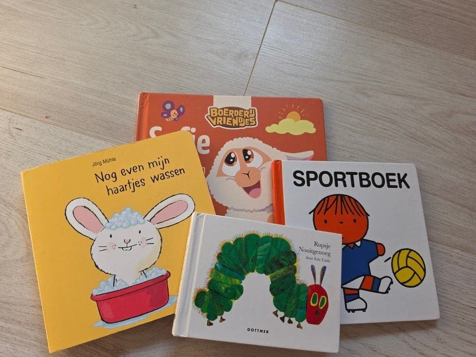 Leuke boeken: Rupsje Nooitgenoeg, Nijntje, Sofie, etc., Gelezen, Fictie algemeen, Jongen of Meisje, Diverse auteurs