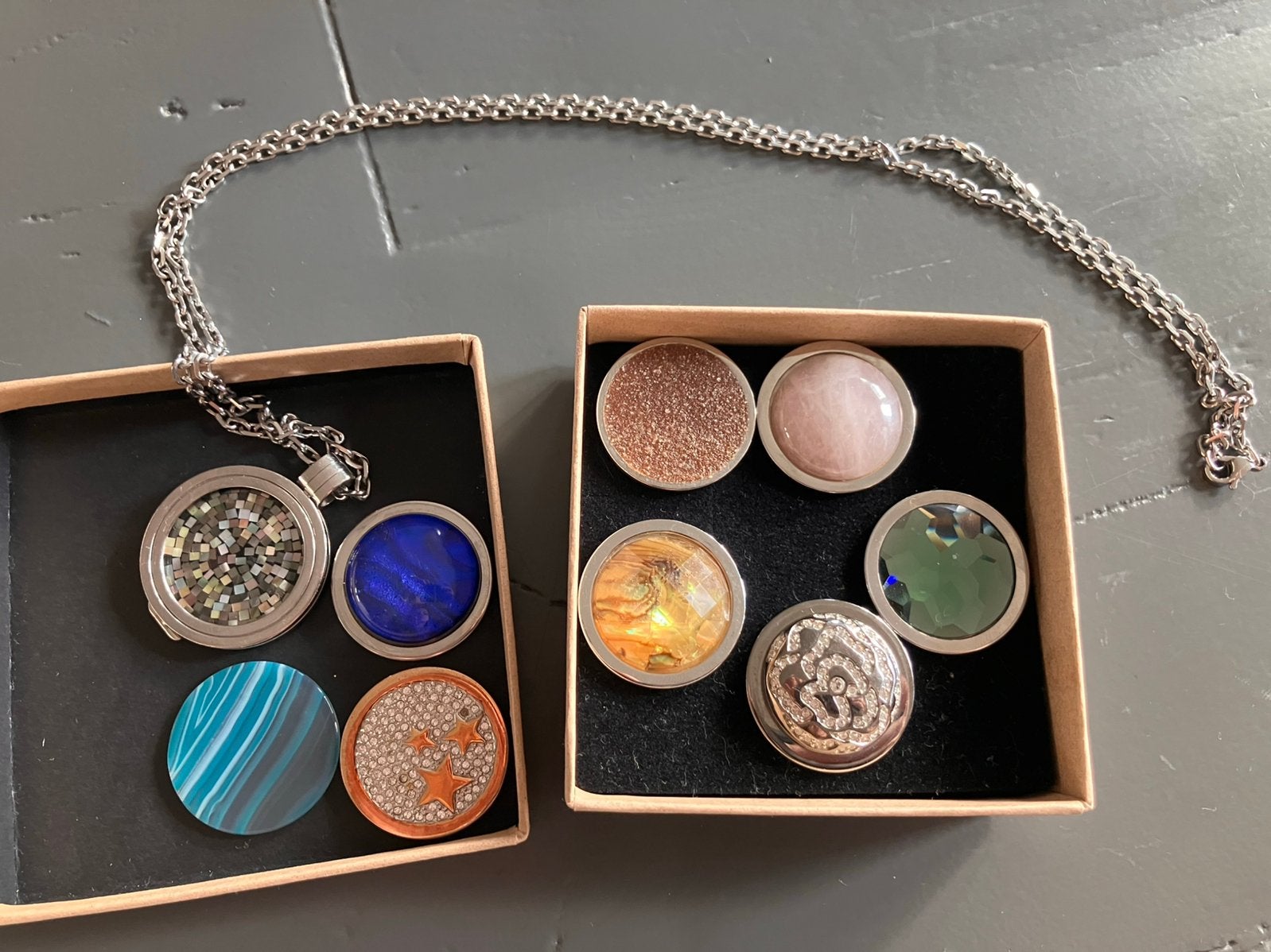 Quoins ketting en 9 munten, Sieraden, Tassen en Uiterlijk, Ophalen of Verzenden, Zo goed als nieuw, Zilver