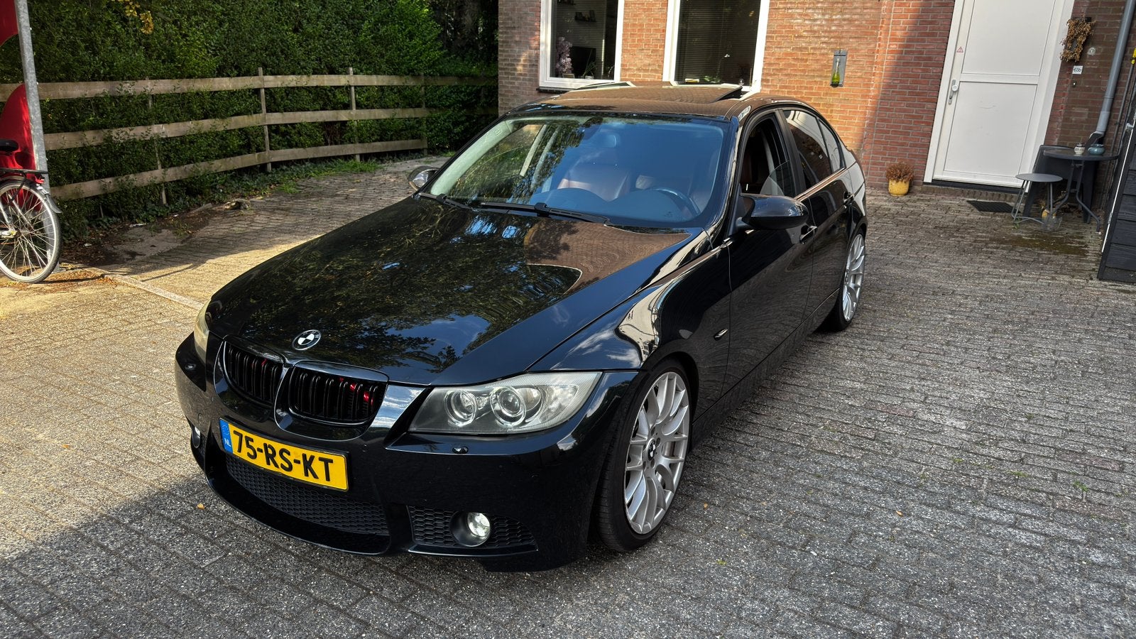 BMW 3-Serie 2.5 I 325 AUT 2005 Zwart LEZEN!, Auto's, Automaat, 745 kg, Achterwielaandrijving, 2497 cc