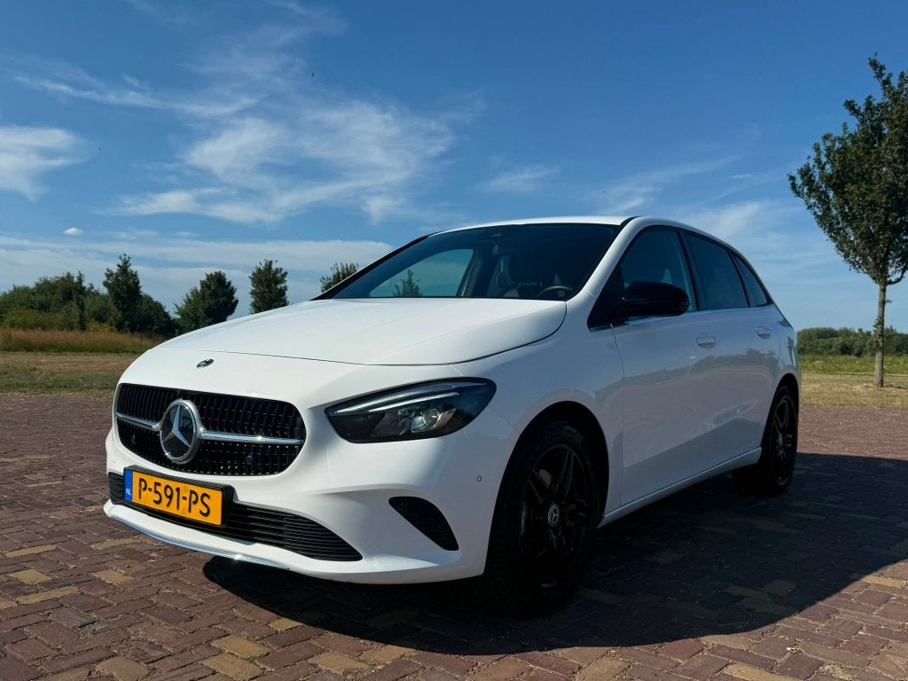 Mercedes-Benz B-Klasse B200 d 150PK 8G-DCT 2022 Wit NAP, Auto's, Dealer onderhouden, 4 cilinders, 150 pk, Leder en Stof