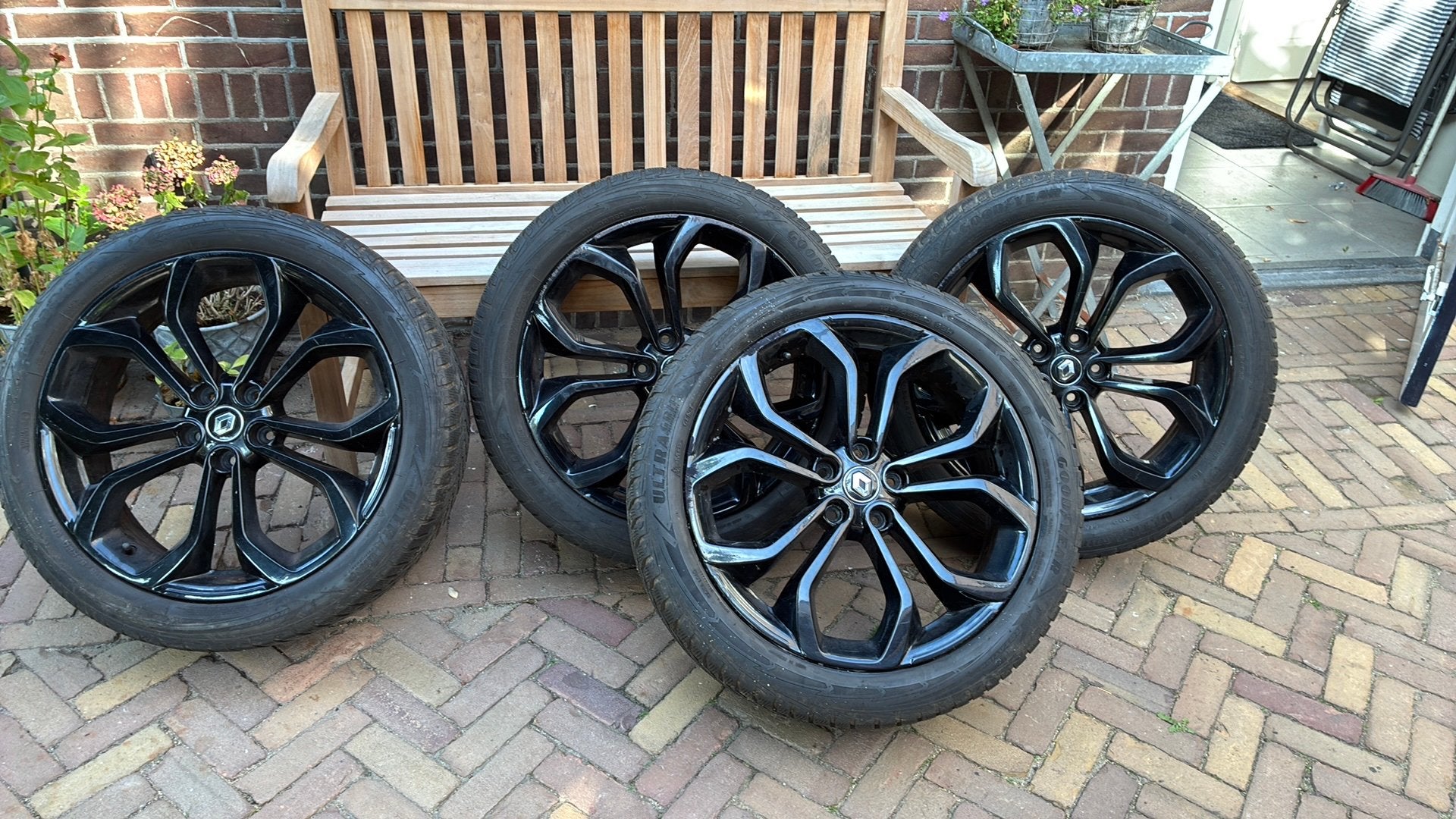 Zwarte 20 inch velgen Renault Scenic IV  winterbanden, Ophalen, Banden en Velgen, Winterbanden, 195 mm