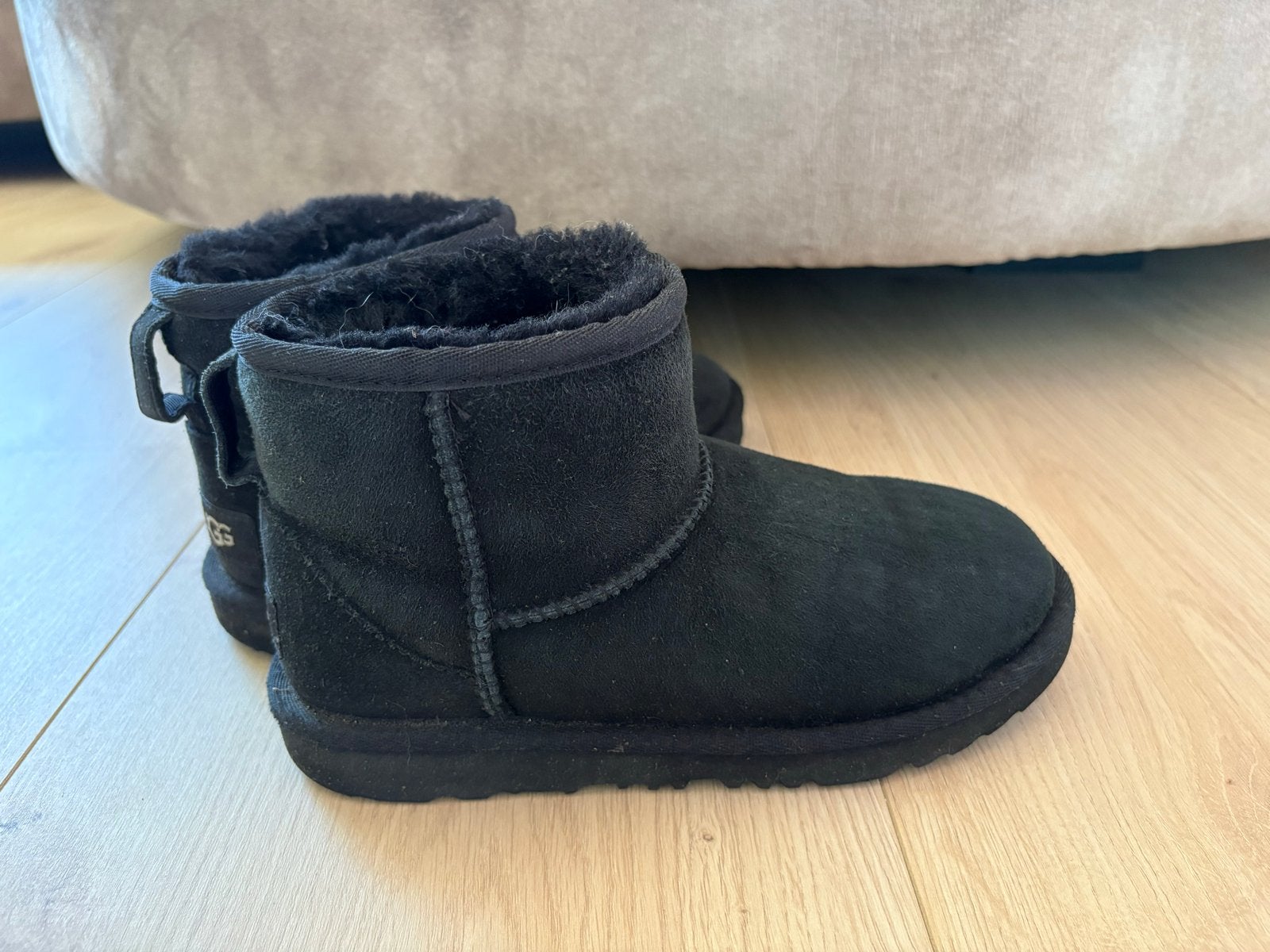Zwarte UGG laarsjes maat 33,5, Zwart, Lage of Enkellaarzen, Ophalen of Verzenden, Gedragen