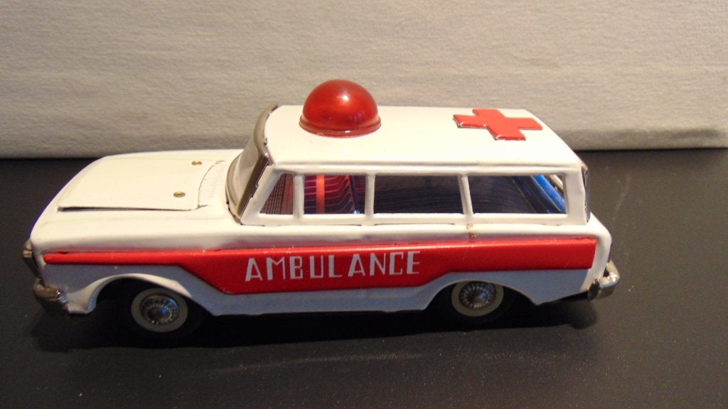 Vintage Speelgoed Ambulance MF111 - Blikken Auto jaren 60, Ophalen of Verzenden, Gebruikt