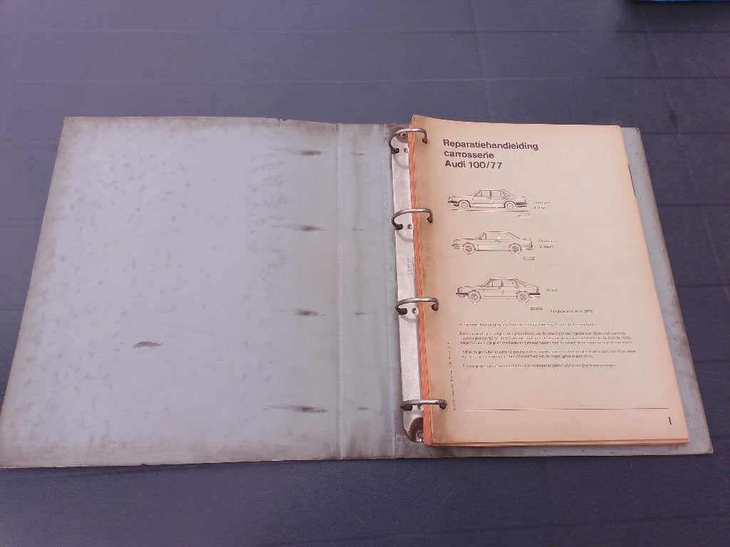 Audi 100 C2 type 43 dealer werkplaatsboek Carrosserie, Ophalen of Verzenden, Gelezen, Audi