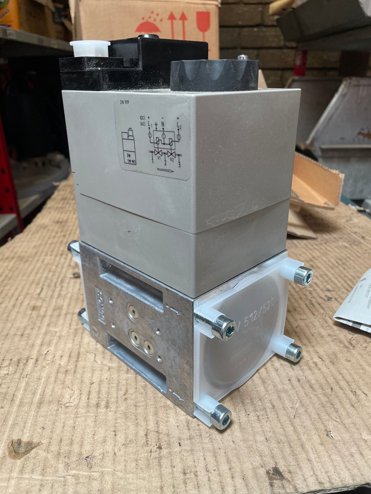 Dungs Dubbel Magneetventiel DMV-D 703/602 Gasregelklep, Ophalen, Nieuw