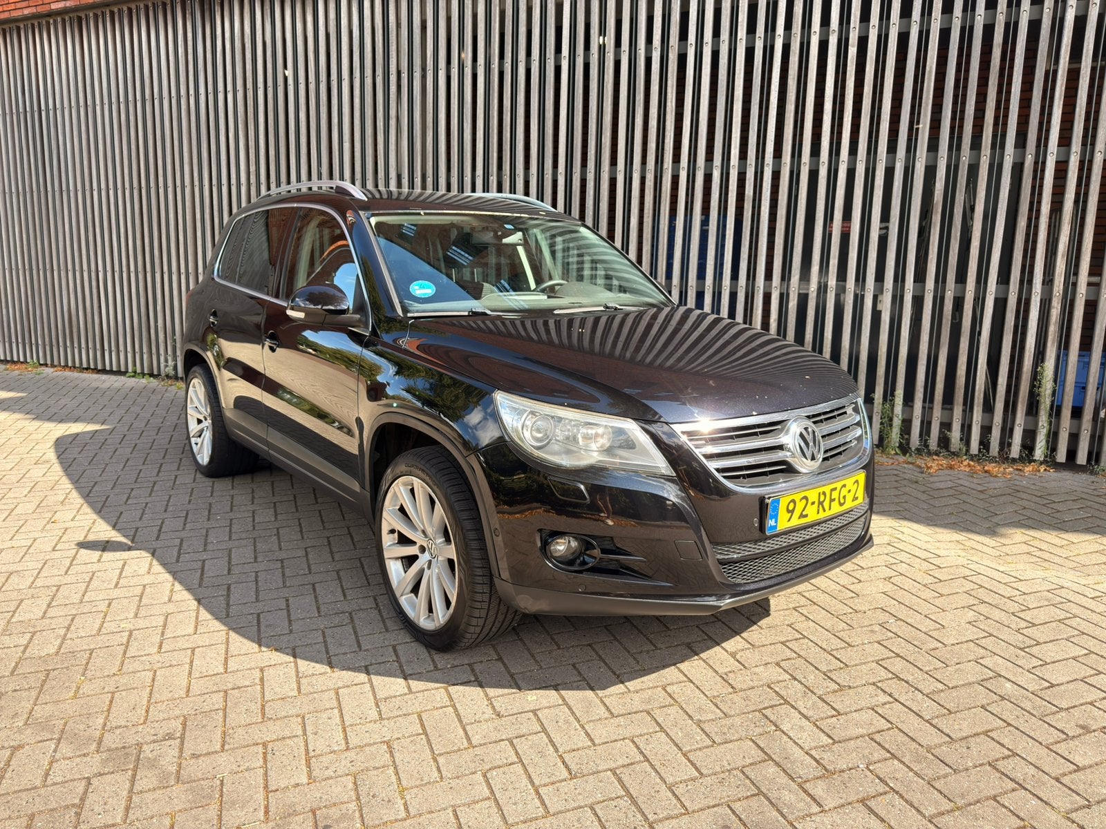 Volkswagen Tiguan 2.0 TSI Sport Automaat | 200 pk | 2011, Auto's, Automaat, Euro 5, Zwart, 4 cilinders